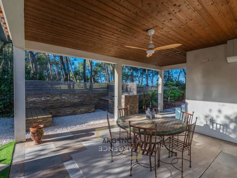 Maison Saint-Vincent-de-Barbeyrargues - 5 chambres - 220m²