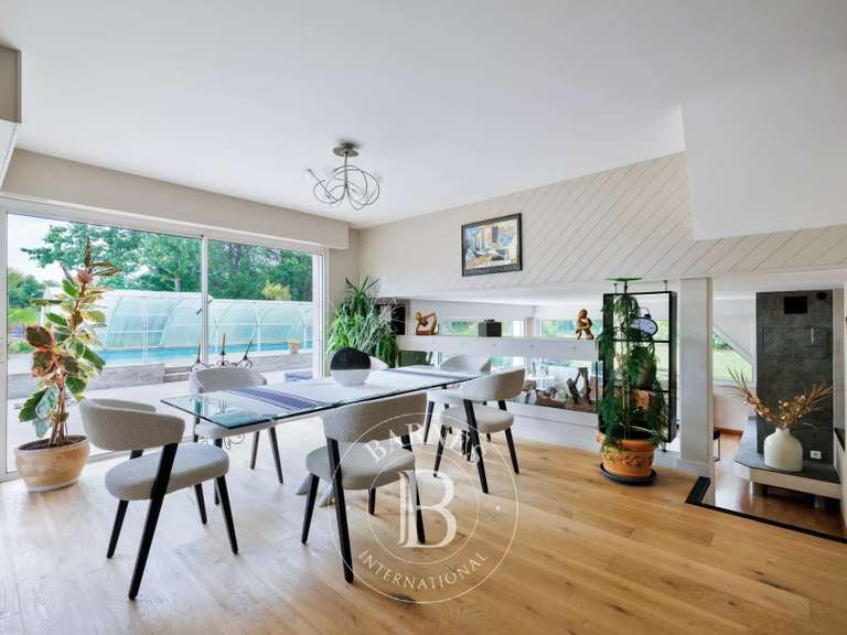 Maison Saint-Vincent-de-Tyrosse - 5 chambres - 240m²