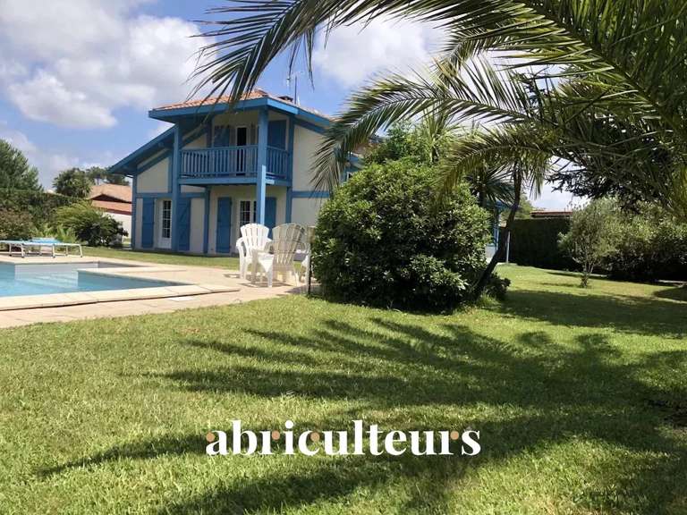 Maison Saint-Vincent-de-Tyrosse - 4 chambres - 213m²