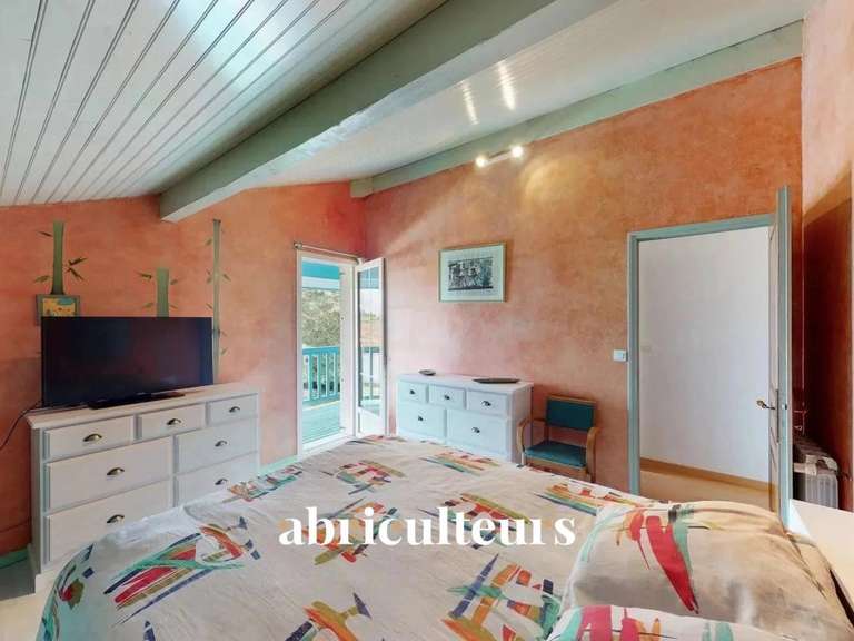 House Saint-Vincent-de-Tyrosse - 4 bedrooms - 160m²