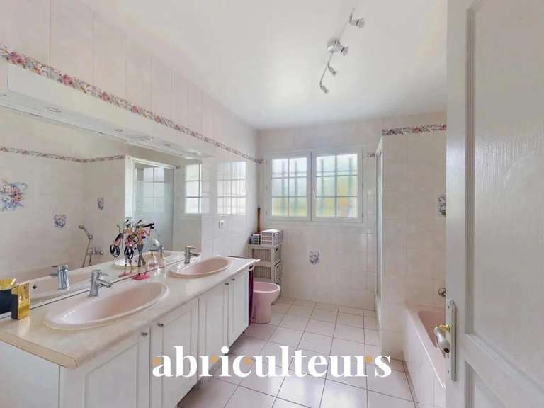 Maison Saint-Vincent-de-Tyrosse - 4 chambres - 160m²