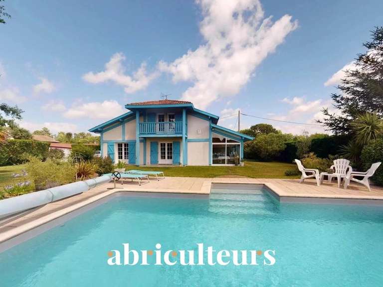 Maison Saint-Vincent-de-Tyrosse - 4 chambres - 160m²
