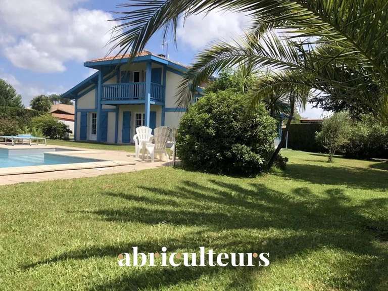 Maison Saint-Vincent-de-Tyrosse - 4 chambres - 160m²
