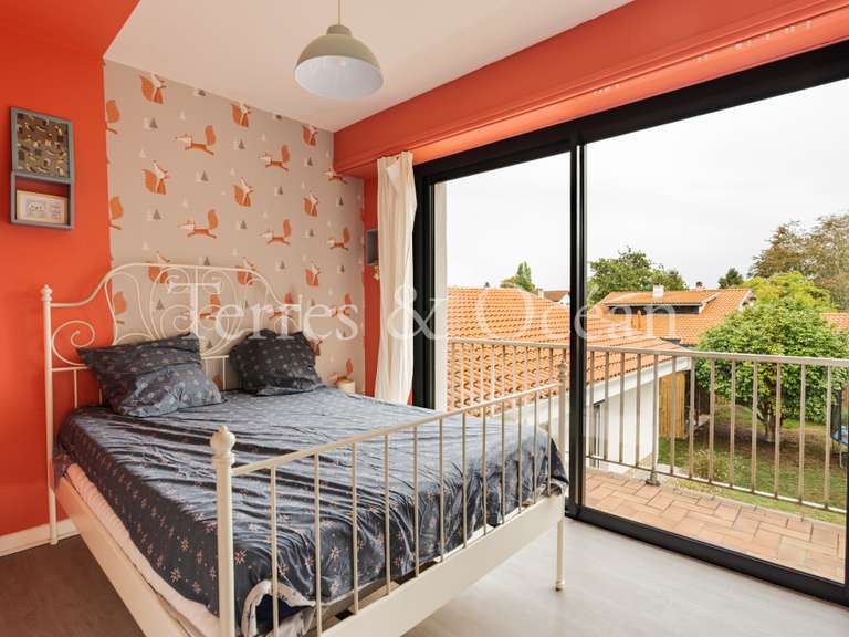 Maison Saint-Vincent-de-Tyrosse - 6 chambres - 336m²