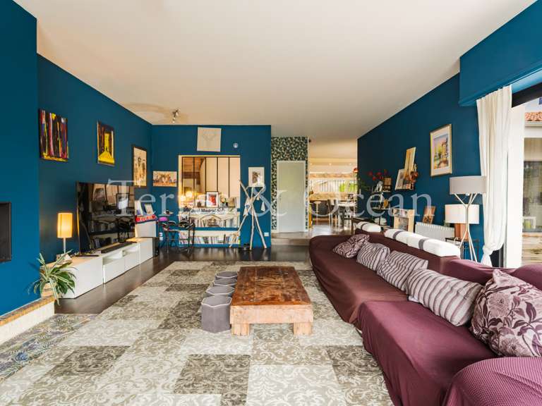 Maison Saint-Vincent-de-Tyrosse - 6 chambres - 336m²