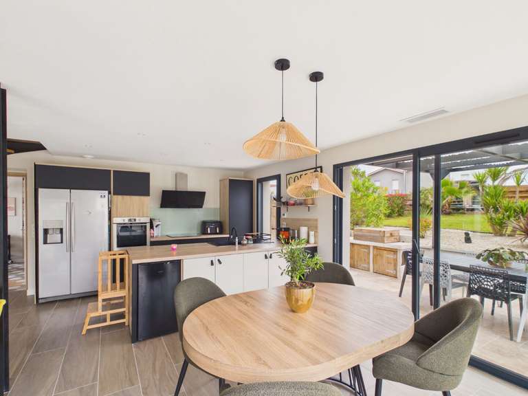 Villa Saint-Vincent-de-Tyrosse - 5 chambres - 160m²