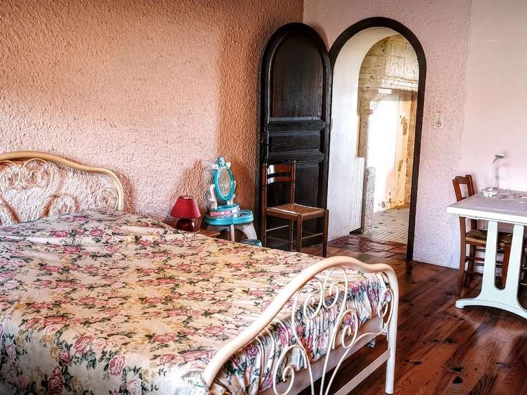 Propriété Saint-Vincent-Lespinasse - 11 chambres - 556m²