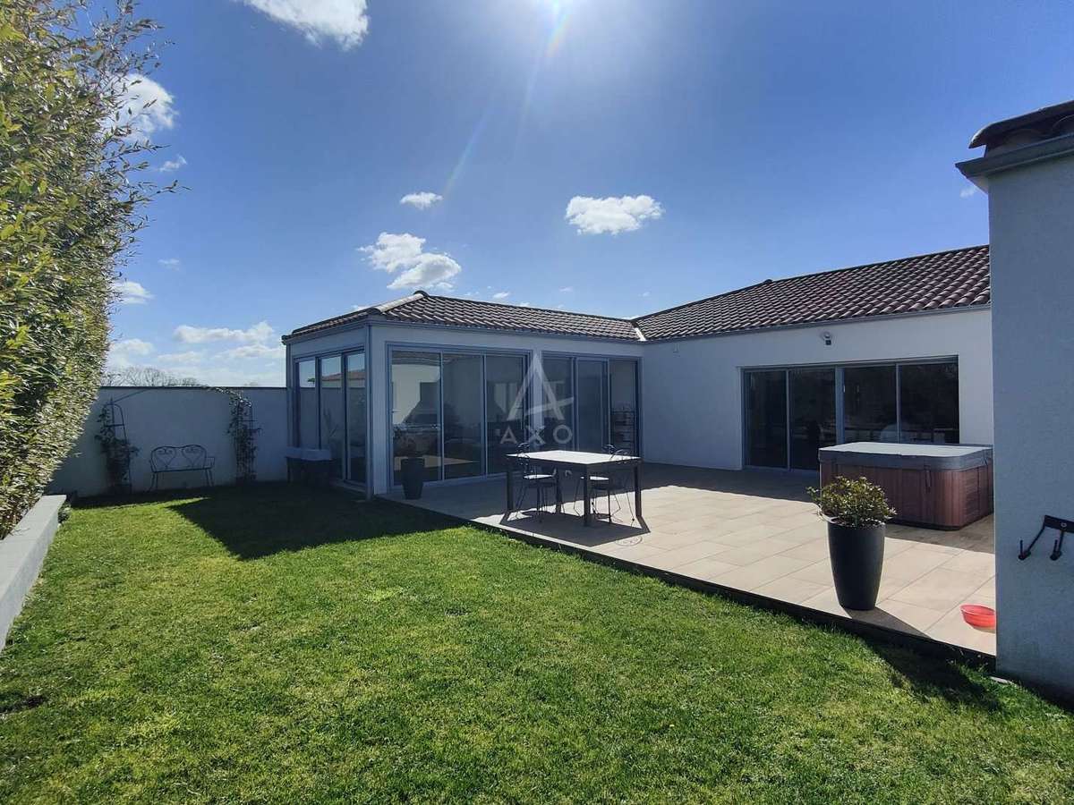 House Saint-Vincent-sur-Jard