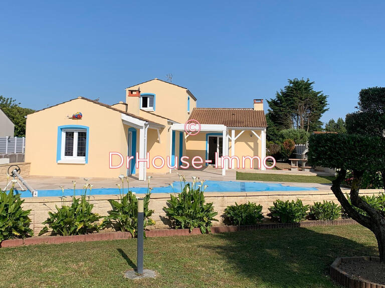 Villa Saint-Vincent-sur-Jard - 4 bedrooms - 165m²