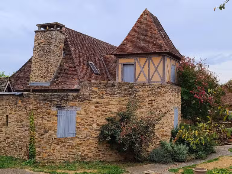 House Saint-Yrieix-la-Perche - 4 bedrooms - 154m²