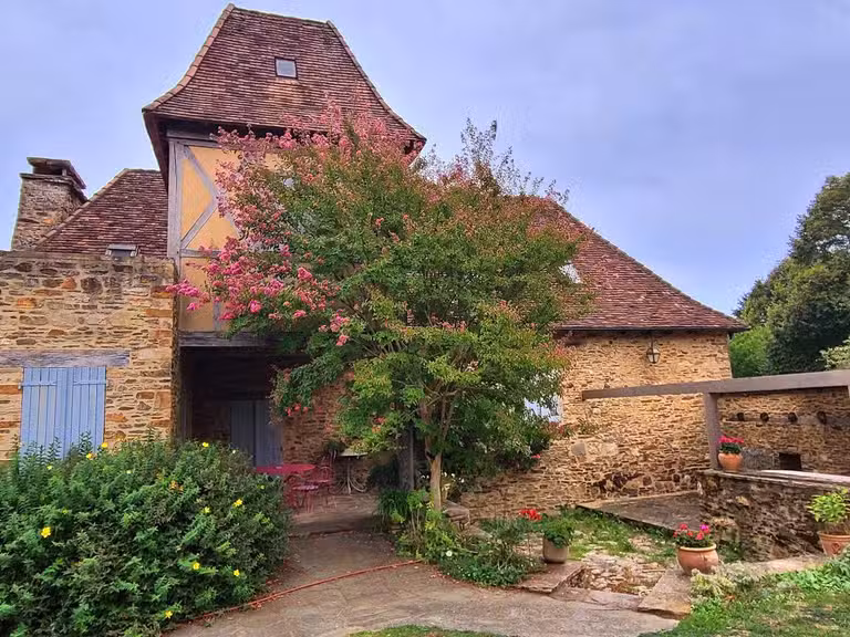 House Saint-Yrieix-la-Perche - 4 bedrooms - 154m²