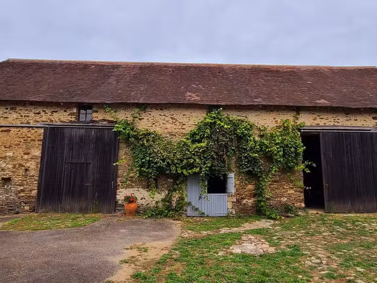 House Saint-Yrieix-la-Perche - 4 bedrooms - 154m²