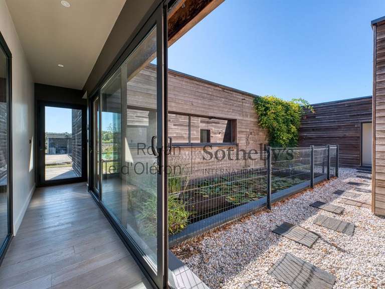 Maison Saint-Yrieix-sur-Charente - 7 chambres - 478m²