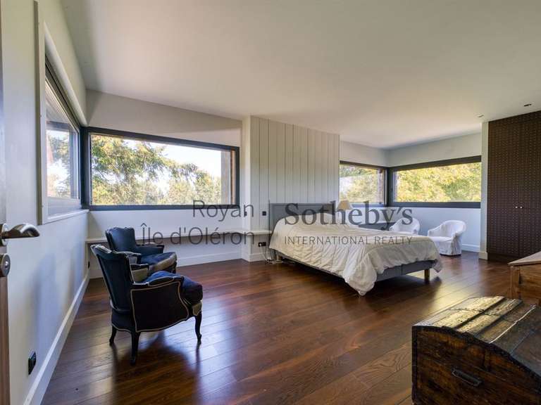 Maison Saint-Yrieix-sur-Charente - 7 chambres - 478m²