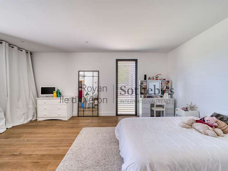 Maison Saint-Yrieix-sur-Charente - 7 chambres - 478m²