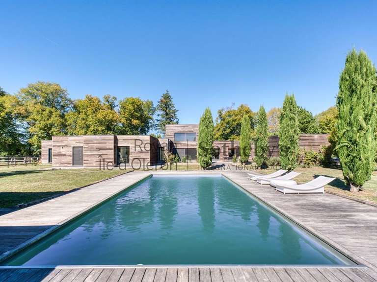 Maison Saint-Yrieix-sur-Charente - 7 chambres - 478m²