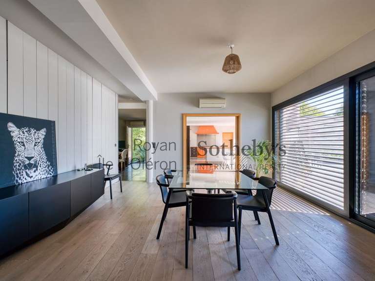 Maison Saint-Yrieix-sur-Charente - 7 chambres - 478m²