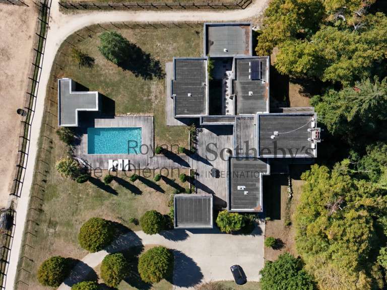 Maison Saint-Yrieix-sur-Charente - 7 chambres - 478m²