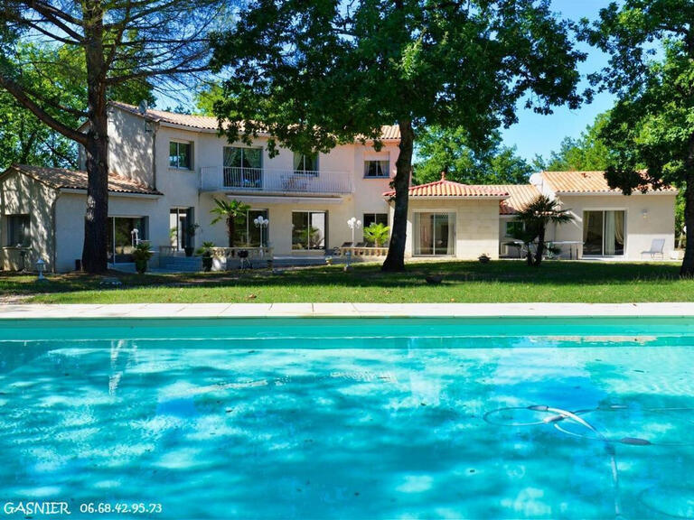 Vente Propriété Saint-Yrieix-sur-Charente - 5 chambres