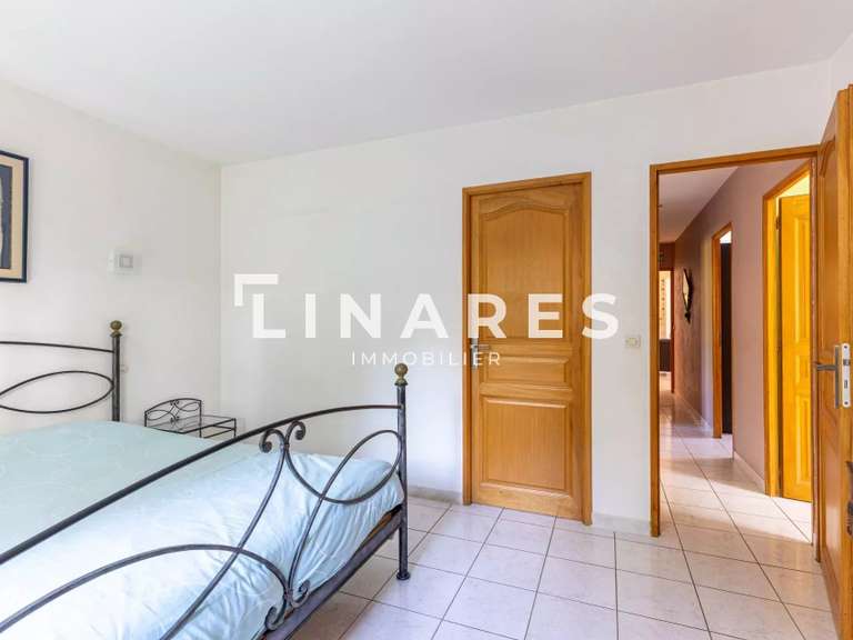 Maison Saint-Zacharie - 4 chambres - 145m²