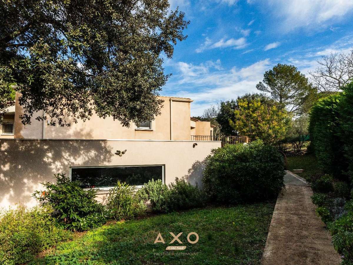 House Sainte-Anastasie