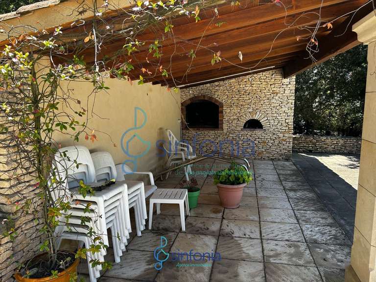 Maison Sainte-Anastasie - 5 chambres - 246m²