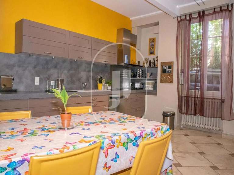 Maison Sainte-Cécile-les-Vignes - 7 chambres - 330m²