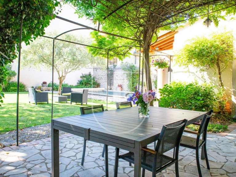 Maison Sainte-Cécile-les-Vignes - 7 chambres - 330m²
