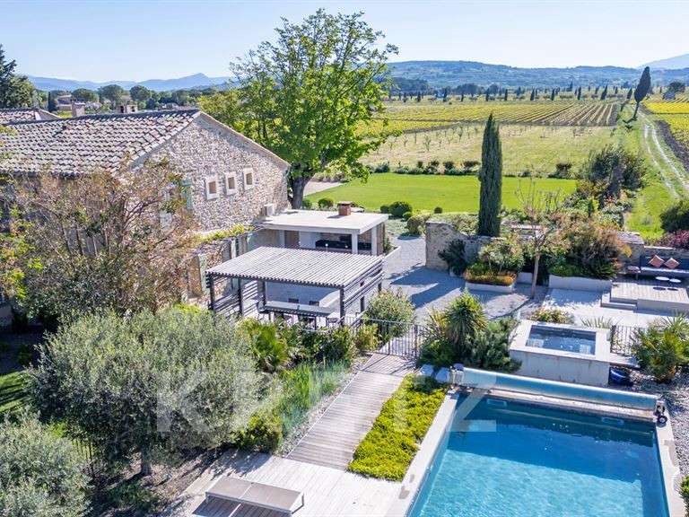 Maison Sainte-Cécile-les-Vignes - 6 chambres - 363m²