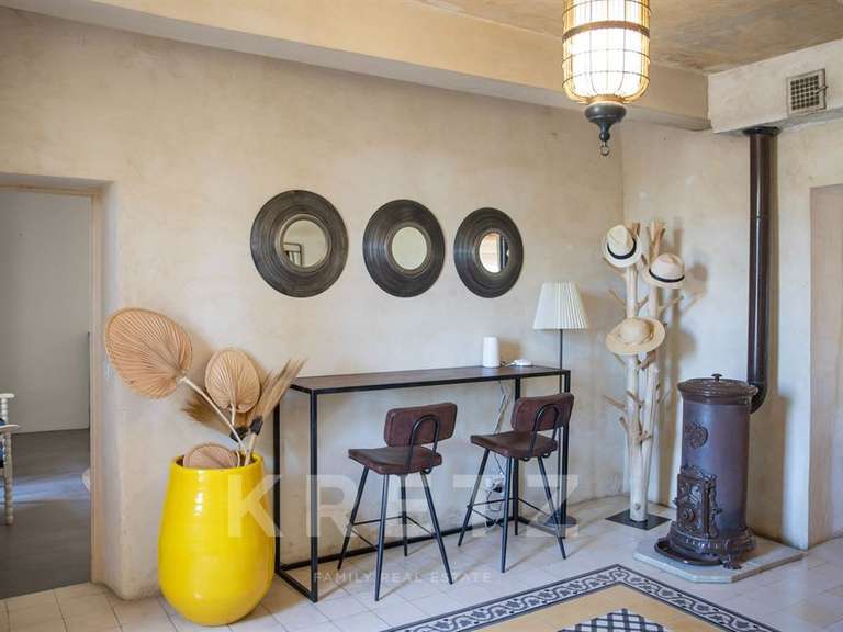 Maison Sainte-Cécile-les-Vignes - 6 chambres - 363m²