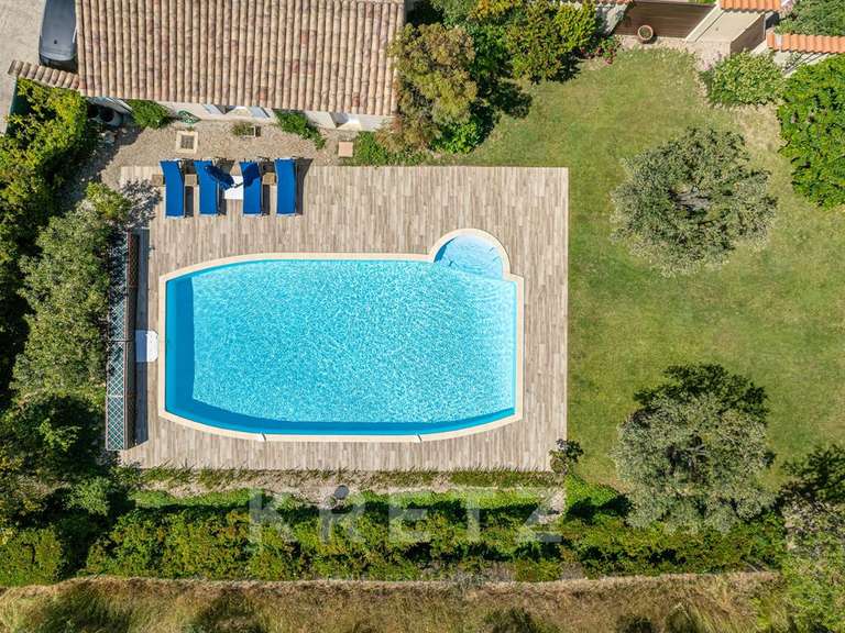 Maison Sainte-Cécile-les-Vignes - 5 chambres - 257m²