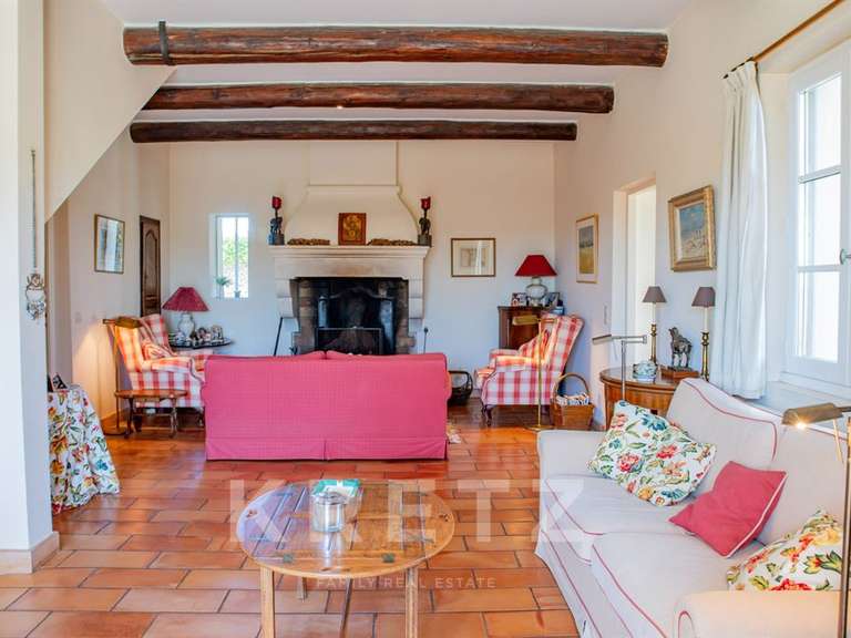 Maison Sainte-Cécile-les-Vignes - 5 chambres - 257m²