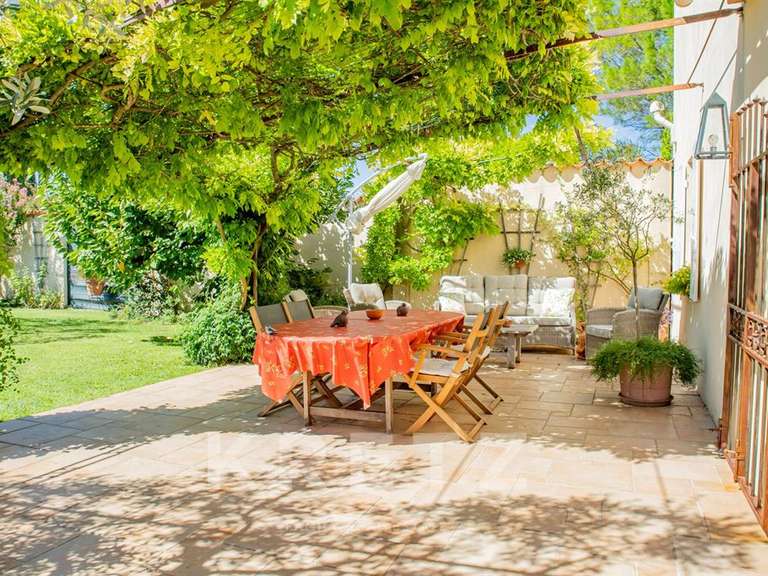 Maison Sainte-Cécile-les-Vignes - 5 chambres - 257m²