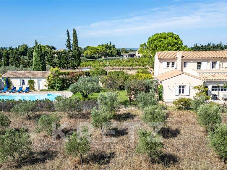 Maison Sainte-Cécile-les-Vignes - 5 chambres - 257m²