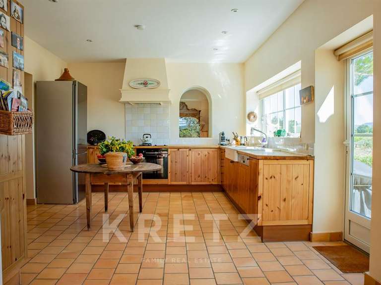 Maison Sainte-Cécile-les-Vignes - 5 chambres - 257m²