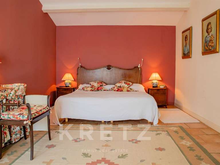 Maison Sainte-Cécile-les-Vignes - 5 chambres - 257m²