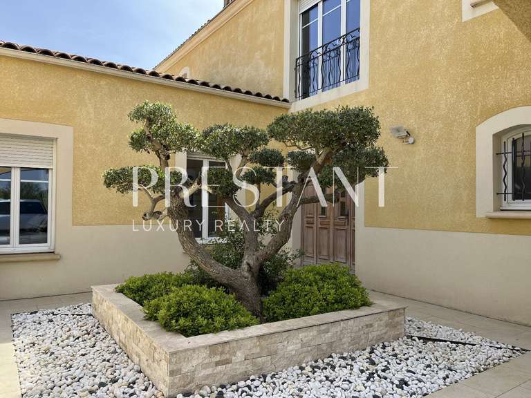 Maison Sainte-Eulalie - 5 chambres - 306m²