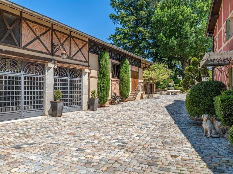 Maison Sainte-Euphémie - 7 chambres - 470m²