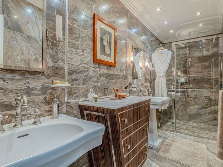 Maison Sainte-Euphémie - 7 chambres - 470m²