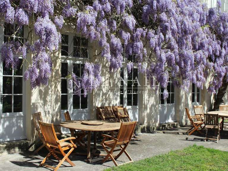 Castle Sainte-Foy-la-Grande - 7 bedrooms - 600m²