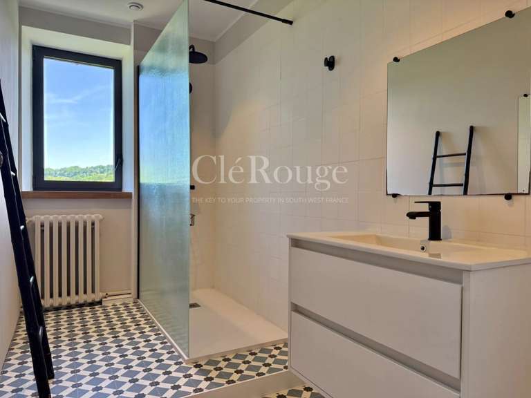 Maison Sainte-Foy-la-Grande - 5 chambres - 355m²