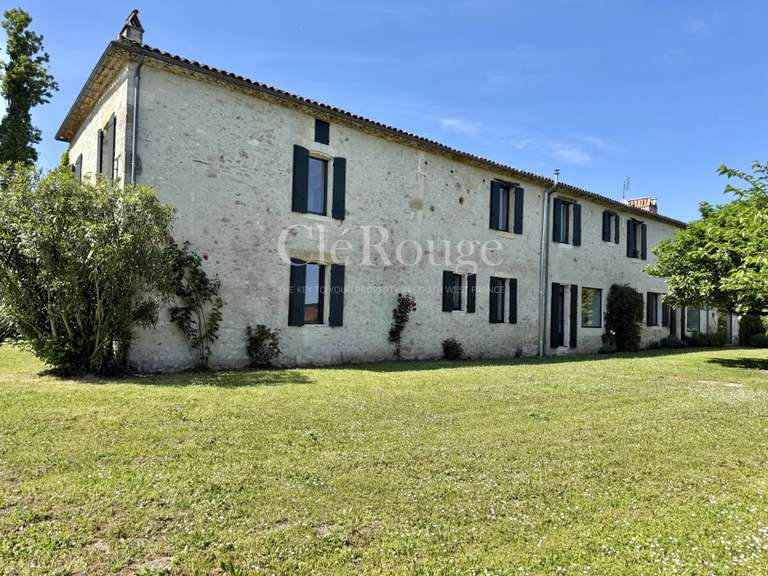 Maison Sainte-Foy-la-Grande - 5 chambres - 355m²