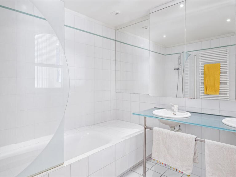 Apartment Sainte-Foy-lès-Lyon - 3 bedrooms - 175m²