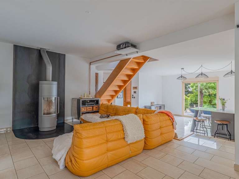 Maison Sainte-Foy-lès-Lyon - 4 chambres - 245m²