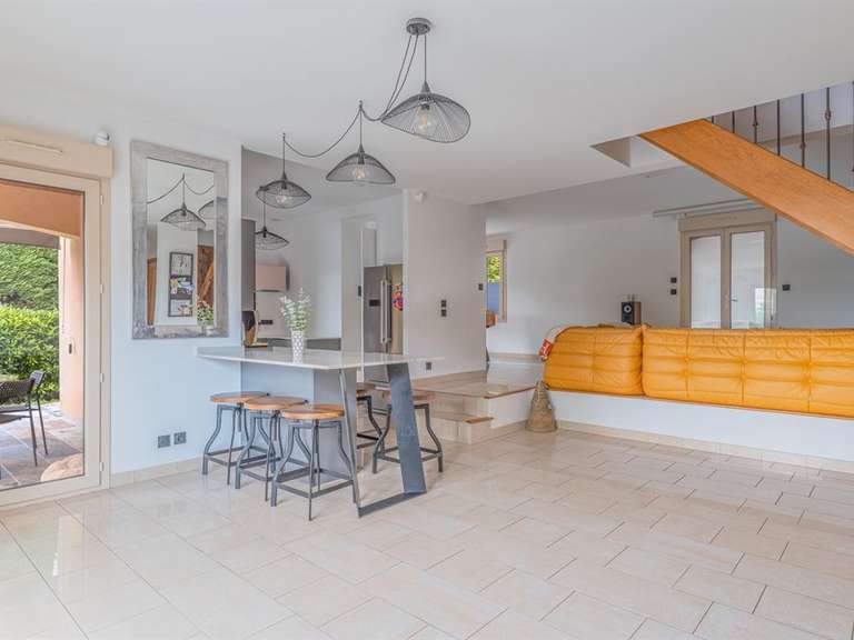 Maison Sainte-Foy-lès-Lyon - 4 chambres - 245m²