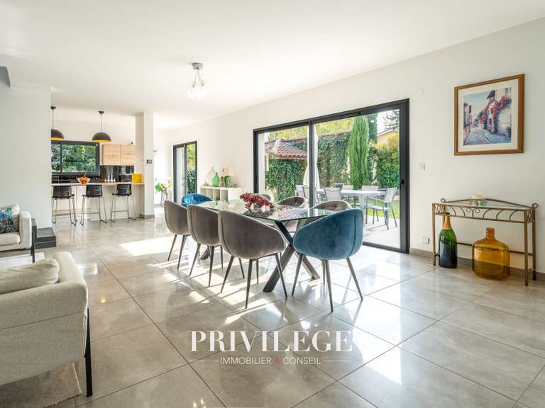 House Sainte-Foy-lès-Lyon - 4 bedrooms - 198m²