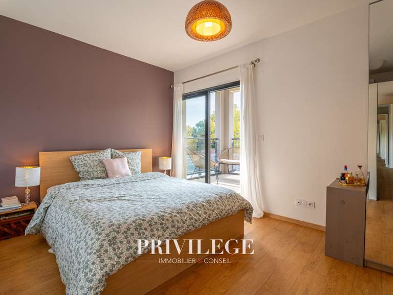 House Sainte-Foy-lès-Lyon - 4 bedrooms - 198m²