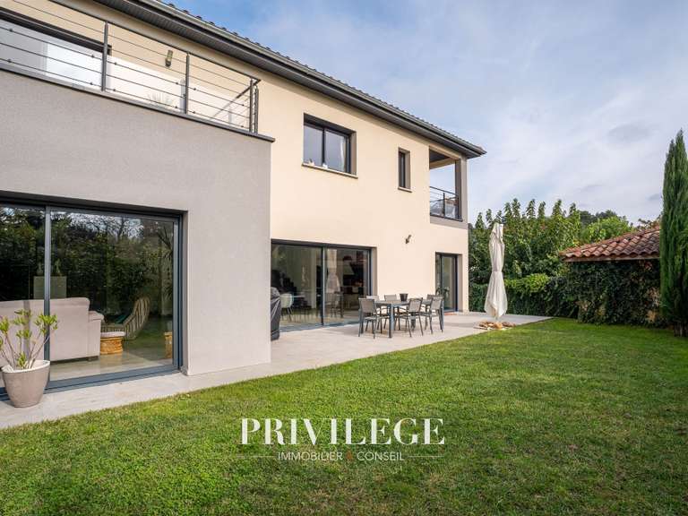 House Sainte-Foy-lès-Lyon - 4 bedrooms - 198m²