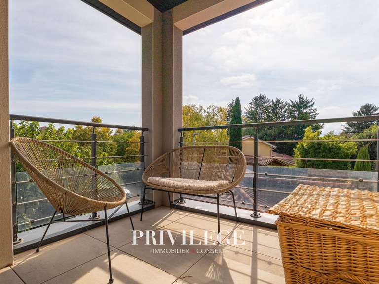 House Sainte-Foy-lès-Lyon - 4 bedrooms - 198m²