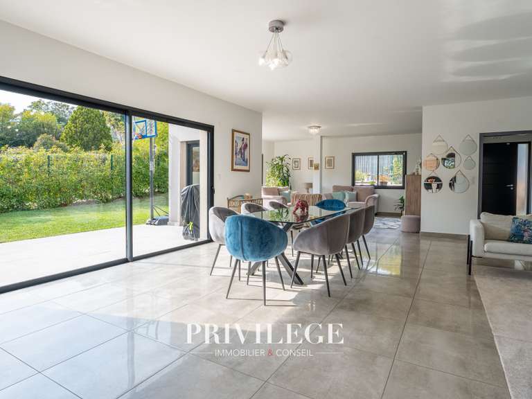 House Sainte-Foy-lès-Lyon - 4 bedrooms - 198m²